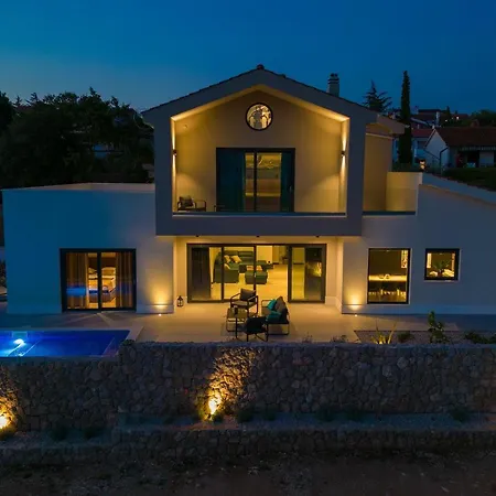 Sunset With Private Pool