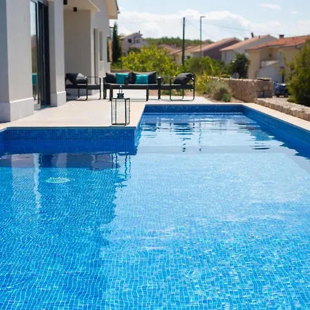 Sunset With Private Pool * Pinezići